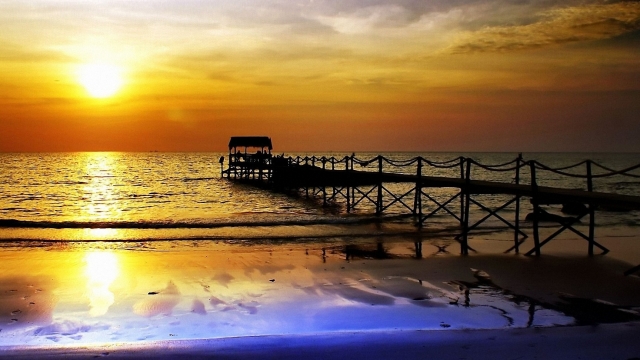 必威集团：想了解户外单双杠的材质，那得先过认识它们！